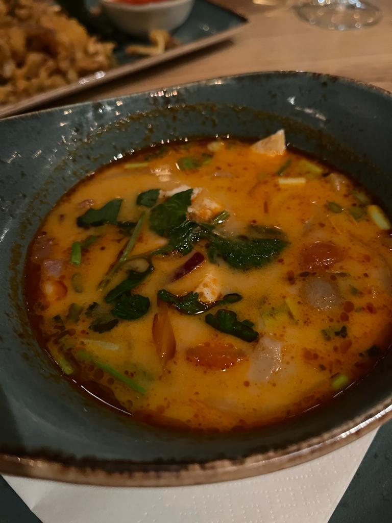 Gdzie zjeść najlepsze tajskie jedzenie we Wrocławiu? Sprawdźmy czy można je zjeść w WOO THAI Restaurant zlokalizowanym na Grunwaldzie!