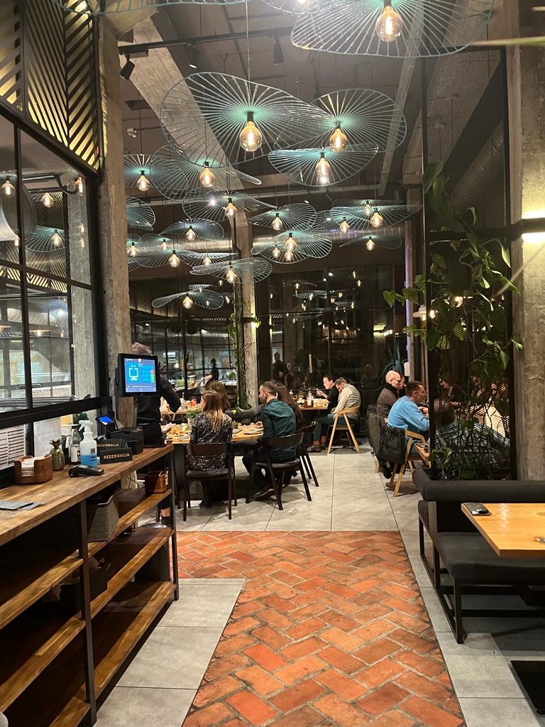 Gdzie zjeść najlepsze tajskie jedzenie we Wrocławiu? Sprawdźmy czy można je zjeść w WOO THAI Restaurant zlokalizowanym na Grunwaldzie!